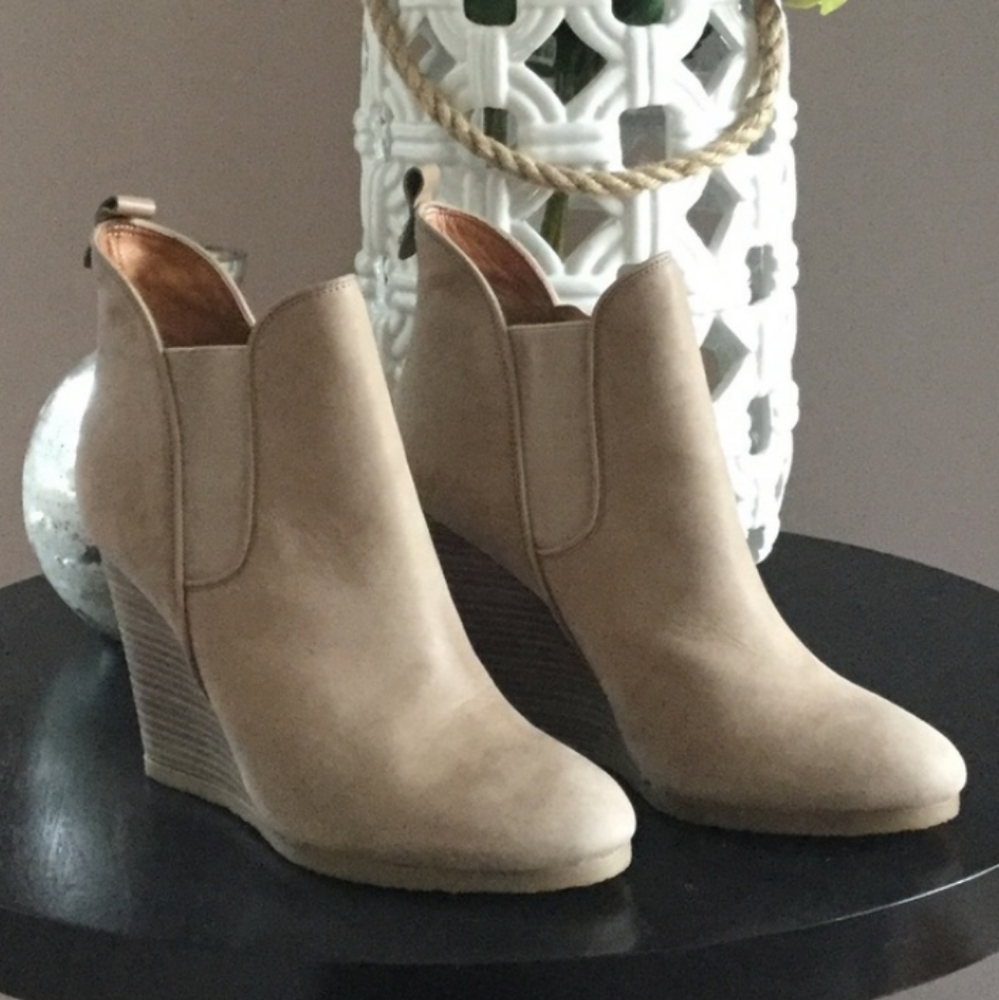 Coach Farah Taupe Soft Leather Booties Women's Size 8